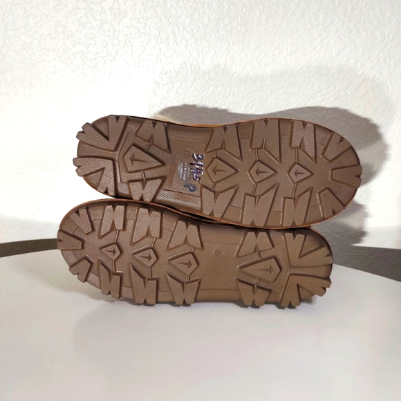 Kirkland Signature Chestnut Suede Short Shearling Boots - Picture 4 of 15